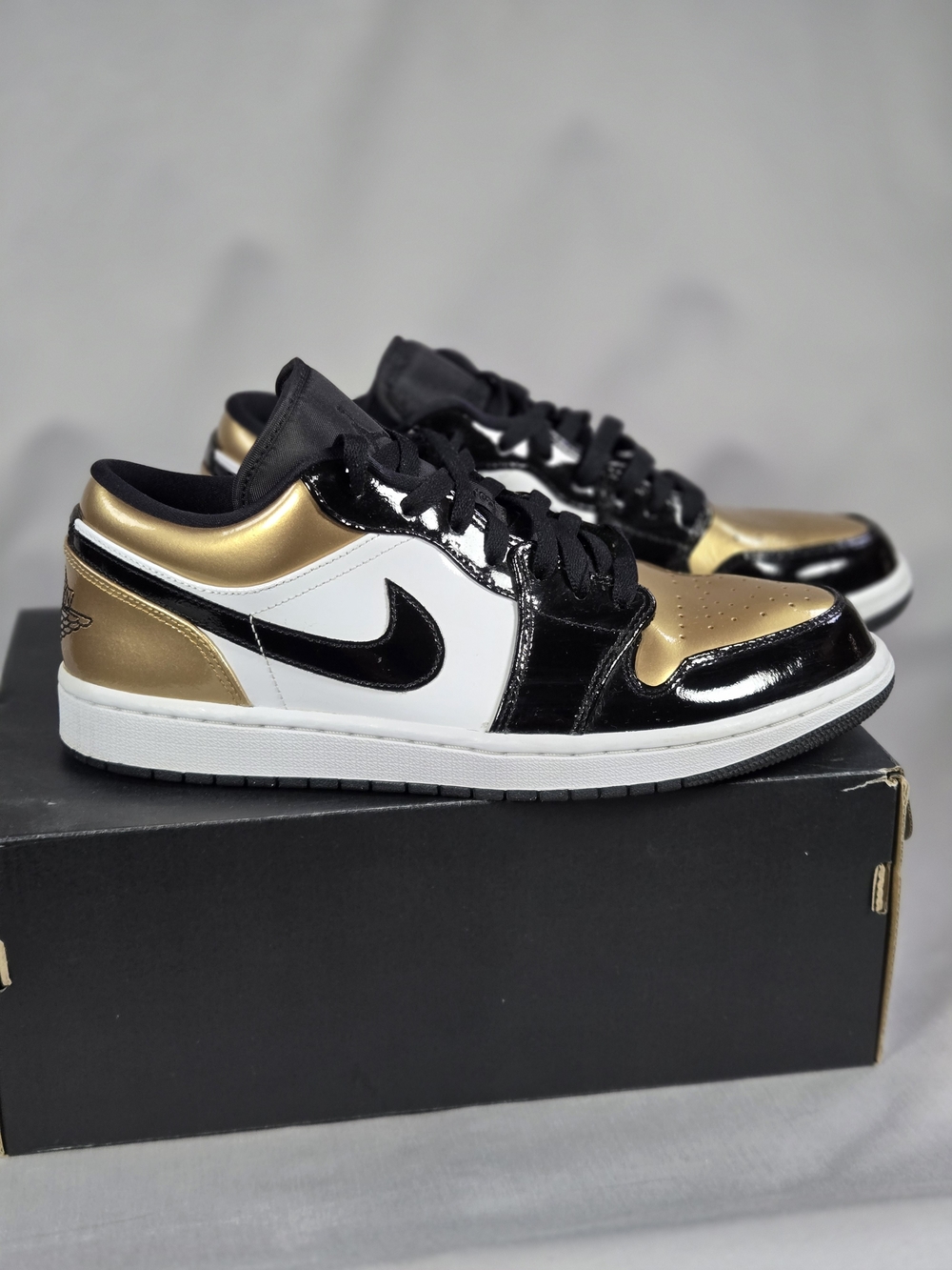 Air Jordan 1 Low Gold Toe Patent Leather Men’s Size 10.5